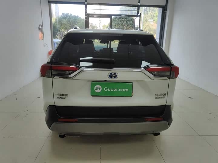 Фото 6 - Toyota RAV4