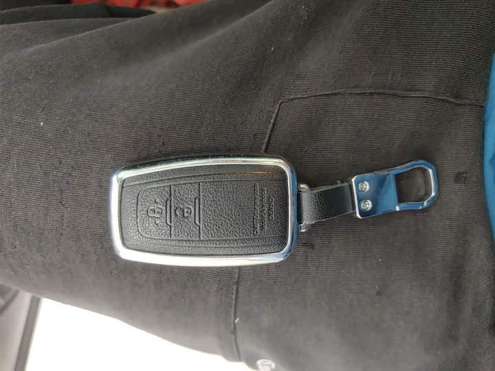 Фото 9 - Toyota RAV4