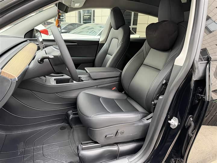 Фото 10 - Tesla Model Y