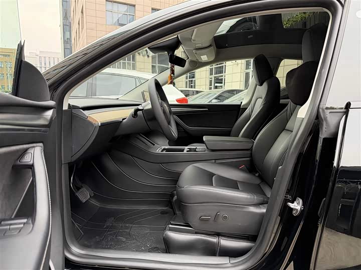 Фото 11 - Tesla Model Y