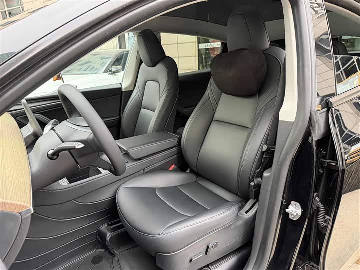 Фото 13 - Tesla Model Y