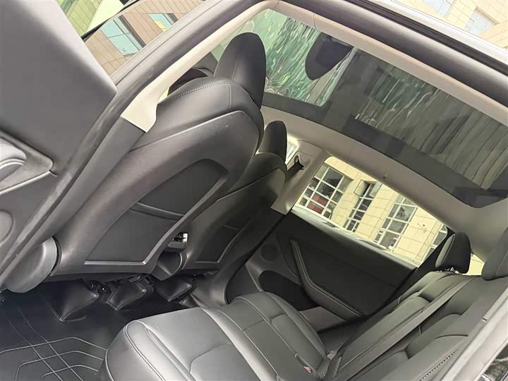 Фото 15 - Tesla Model Y