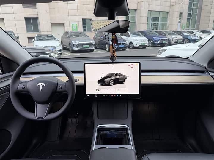 Фото 17 - Tesla Model Y