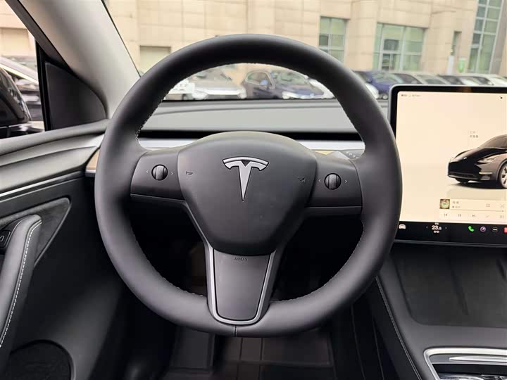 Фото 18 - Tesla Model Y