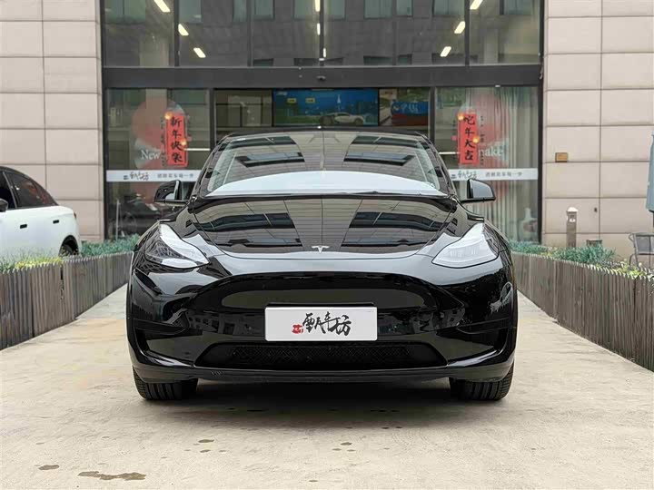 Фото 2 - Tesla Model Y