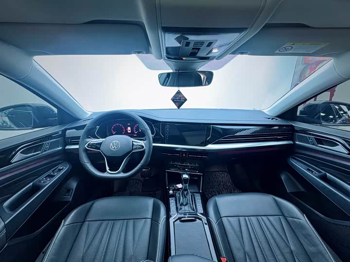 Фото 7 - Volkswagen Passat