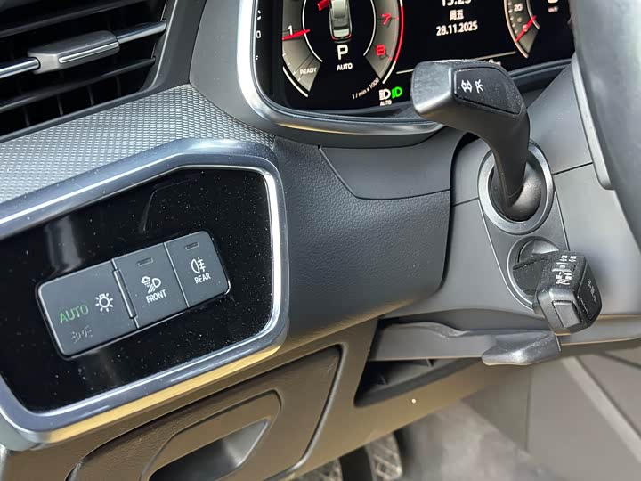 Фото 10 - Audi A6L