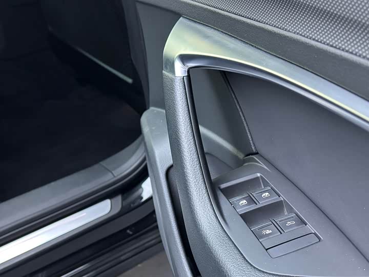 Фото 24 - Audi A6L