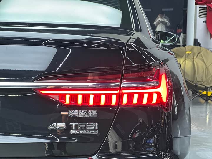 Фото 28 - Audi A6L