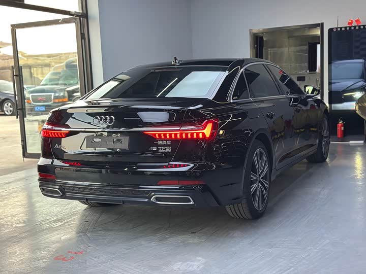 Фото 6 - Audi A6L