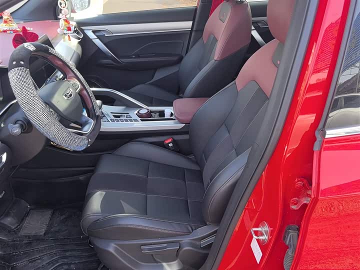 Фото 15 - Geely Coolray