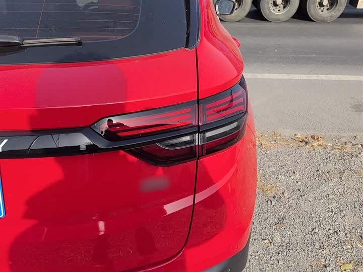 Фото 8 - Geely Coolray