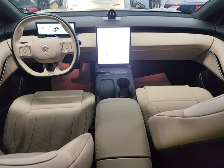 Фото 10 - Nio ET5T