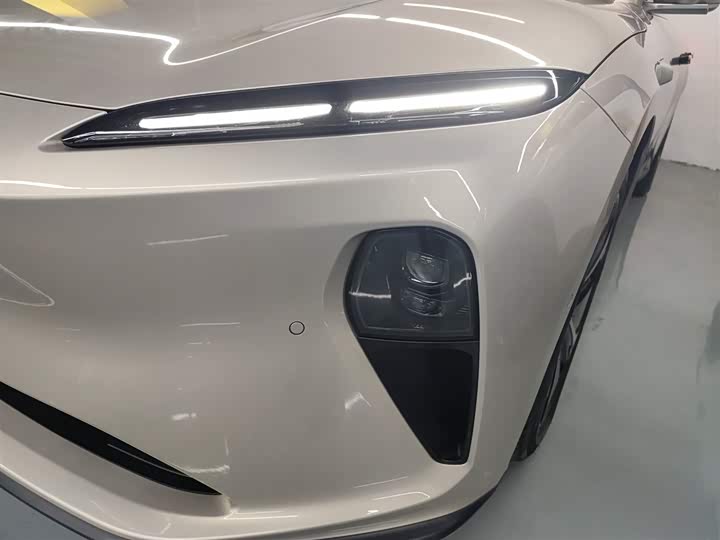 Фото 24 - Nio ET5T