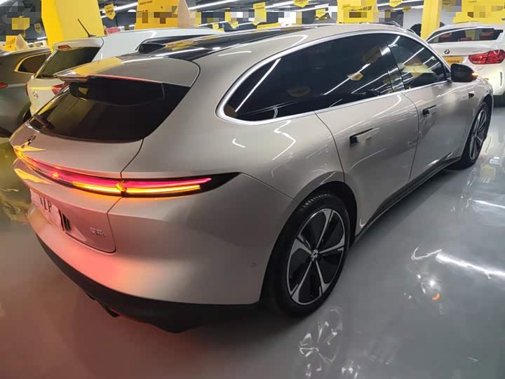 Фото 7 - Nio ET5T