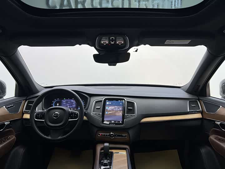 Фото 14 - Volvo XC90