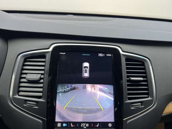 Фото 17 - Volvo XC90