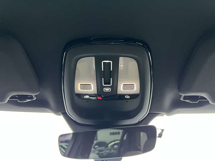 Фото 22 - Volvo XC90