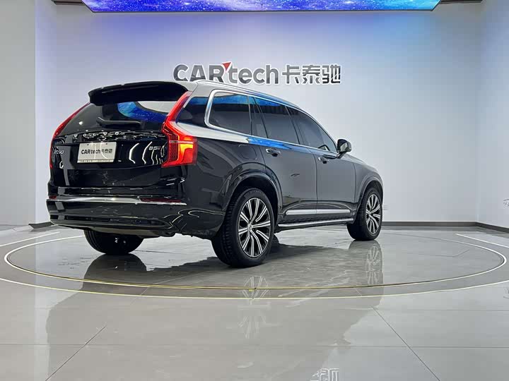 Фото 31 - Volvo XC90