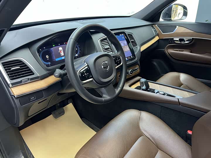 Фото 4 - Volvo XC90