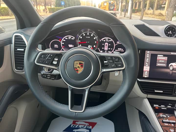 Фото 11 - Porsche Cayenne