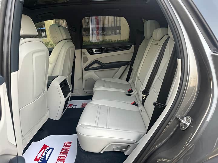 Фото 9 - Porsche Cayenne