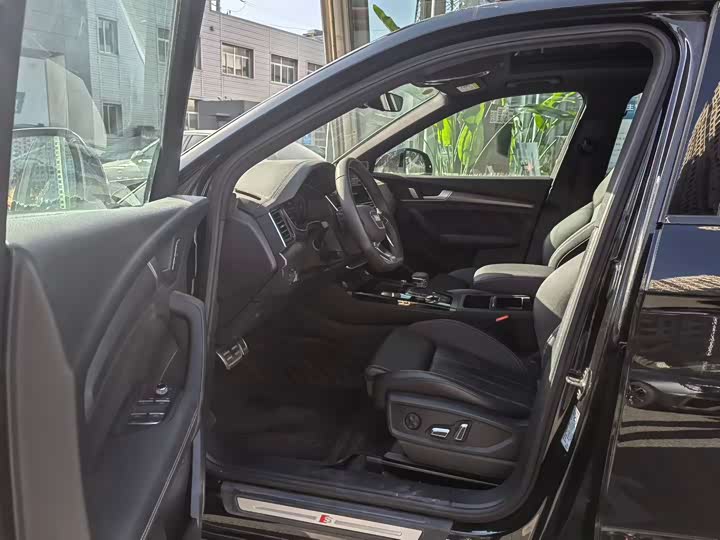 Фото 4 - Audi Q5L