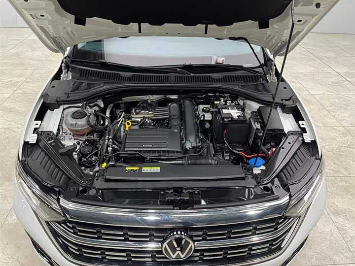 Фото 20 - Volkswagen Sagitar L