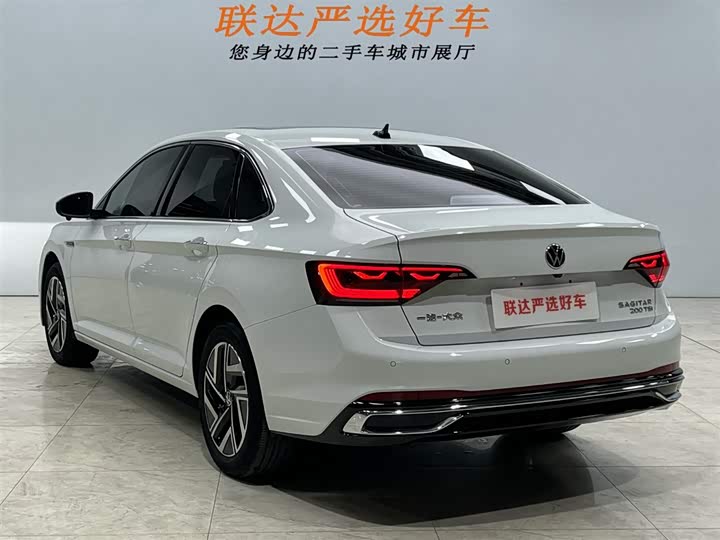 Фото 23 - Volkswagen Sagitar L