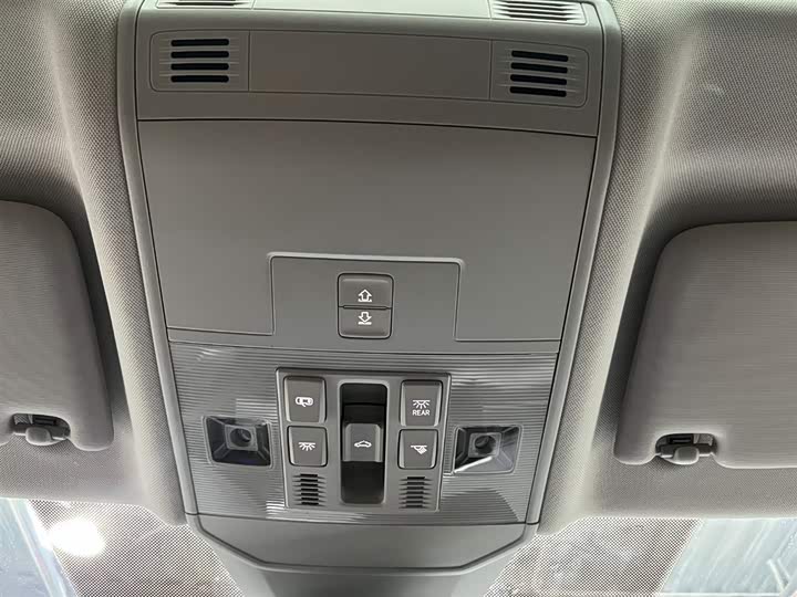 Фото 8 - Volkswagen Sagitar L