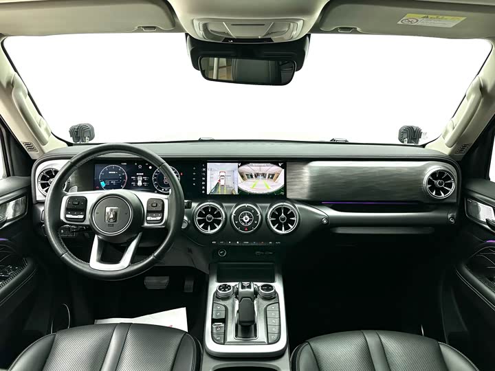 Фото 11 - Tank 300