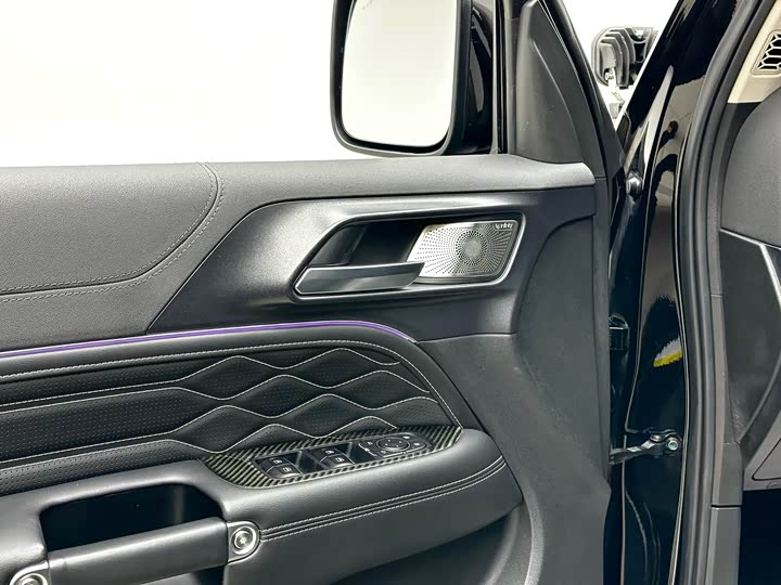 Фото 6 - Tank 300