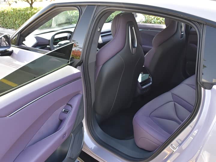 Фото 10 - XPeng P7