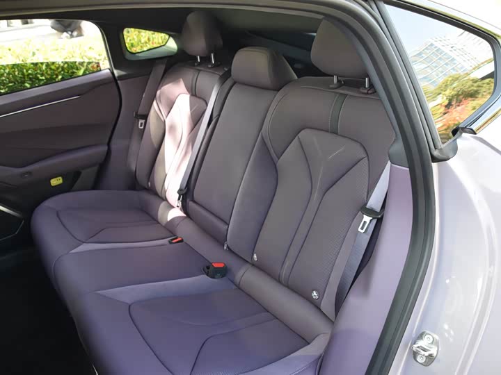 Фото 11 - XPeng P7