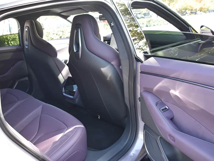 Фото 12 - XPeng P7