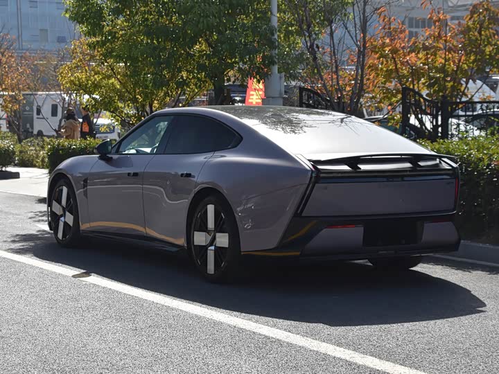 Фото 3 - XPeng P7