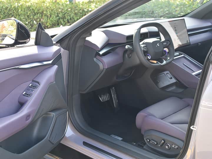 Фото 8 - XPeng P7