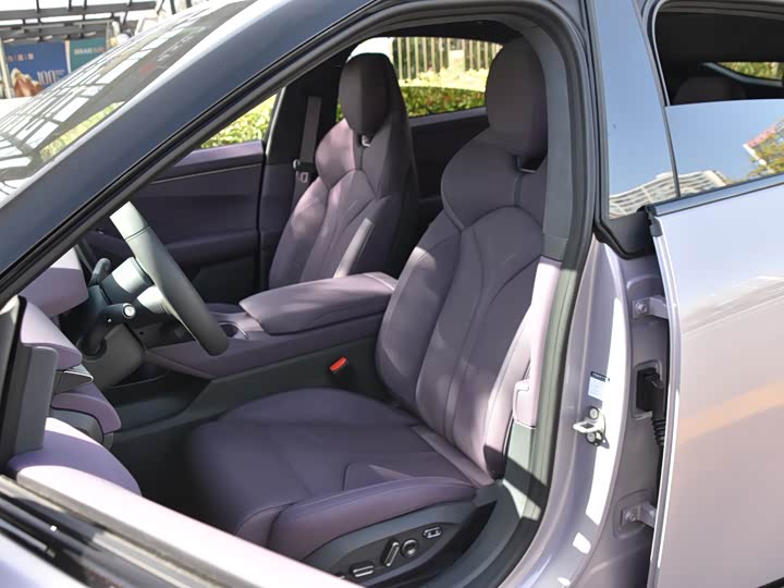 Фото 9 - XPeng P7