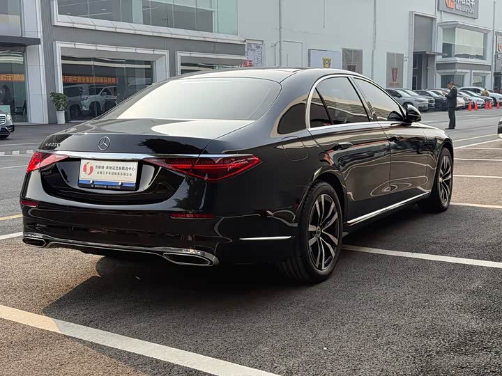 Фото 14 - Mercedes-Benz S-Class