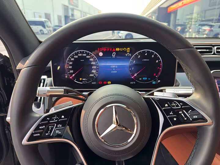 Фото 5 - Mercedes-Benz S-Class