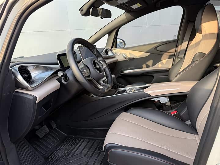 Фото 12 - BYD Dolphin