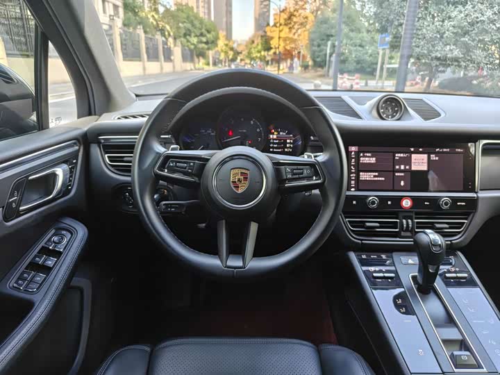 Фото 12 - Porsche Macan