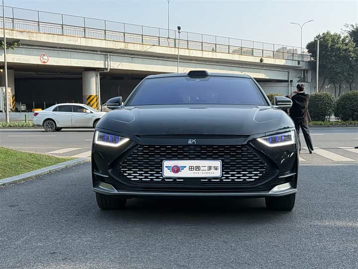 Фото 2 - BYD Han