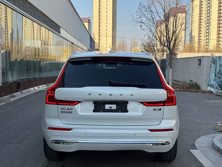 Фото 8 - Volvo XC60