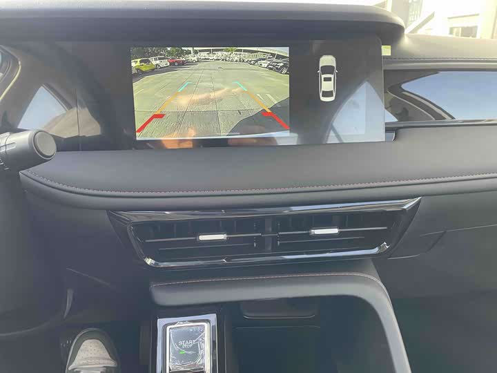 Фото 12 - Roewe i5