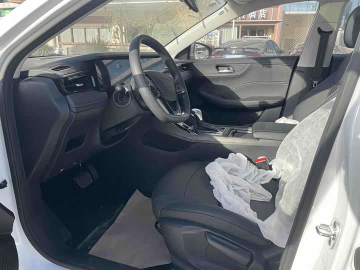 Фото 4 - Roewe i5