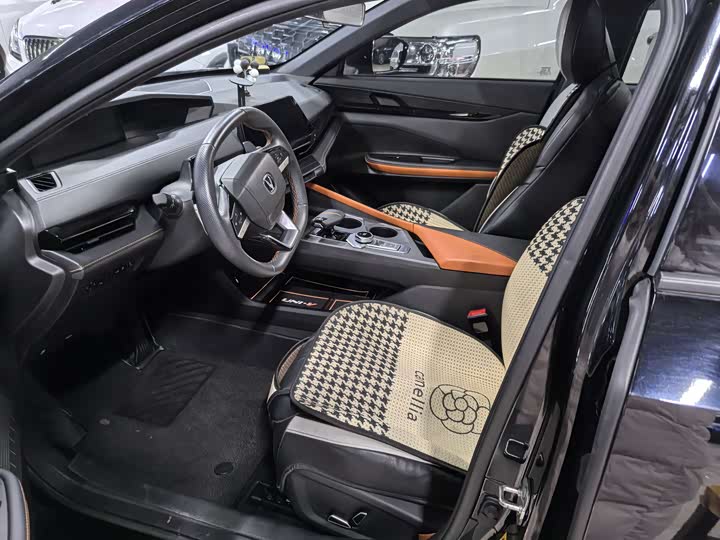 Фото 7 - Changan UNI-V