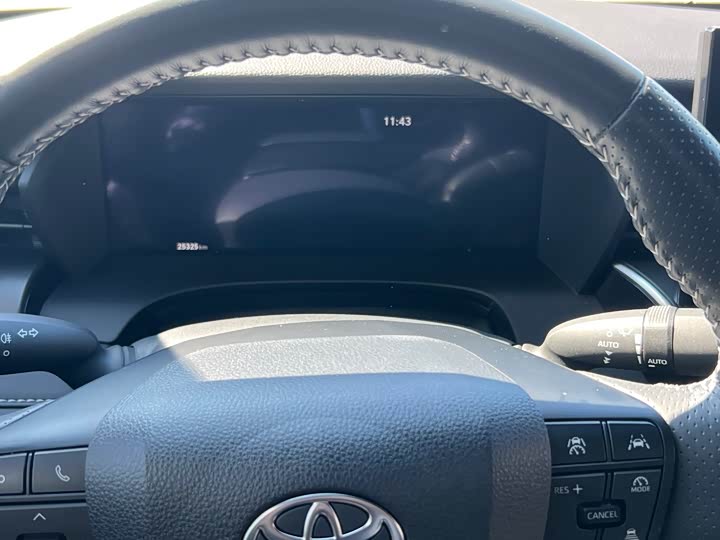 Фото 8 - Toyota Camry