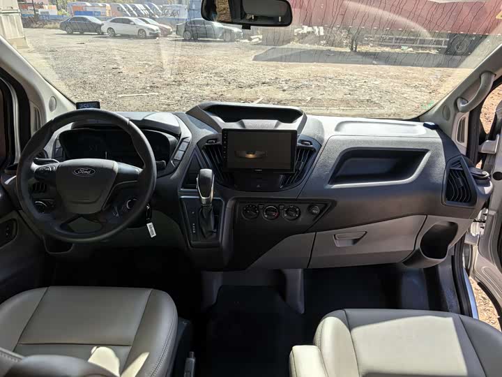 Фото 9 - Ford Transit