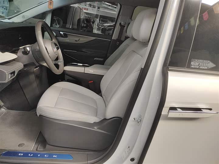 Фото 15 - Buick GL8 ES